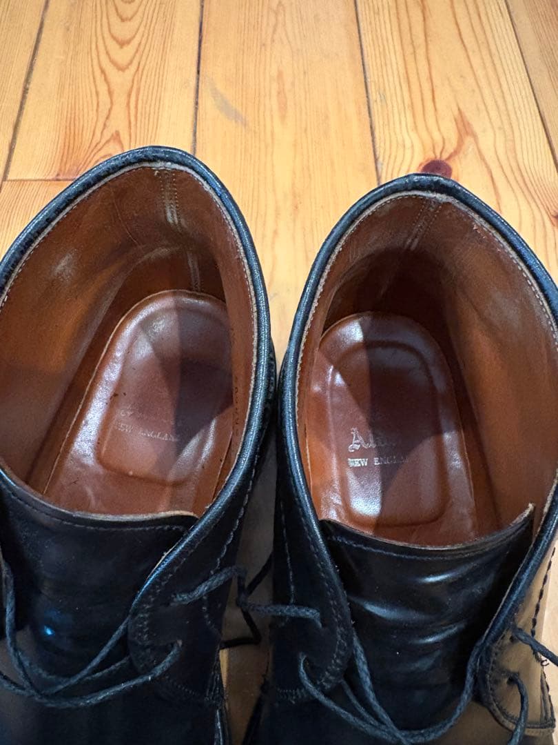 オールデン チャッカーブーツ(シューズツリー付き)