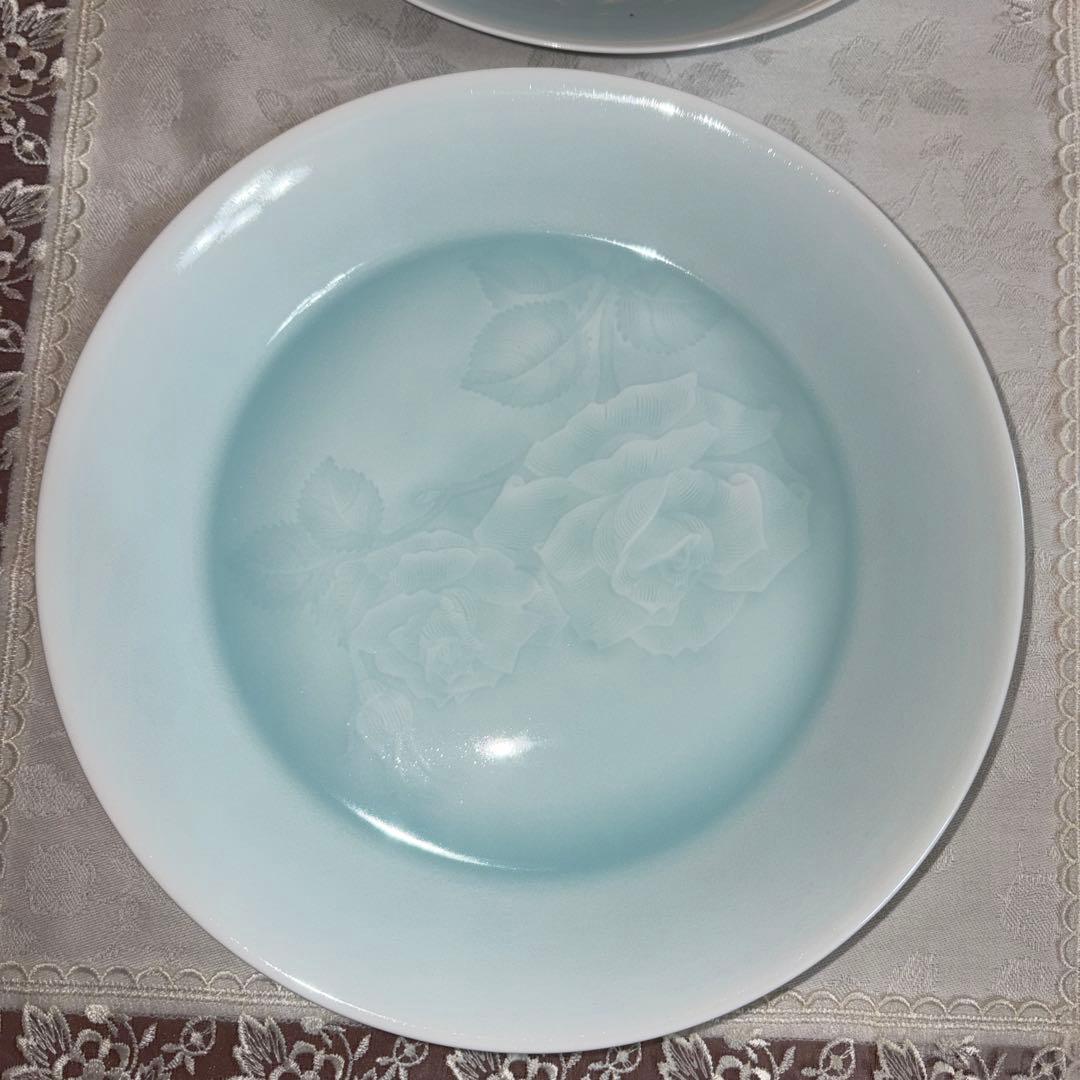 人間国宝　塚本快示　快山　青白磁バラ花紋　山茶花　深皿　飾り皿2枚セット　未使用