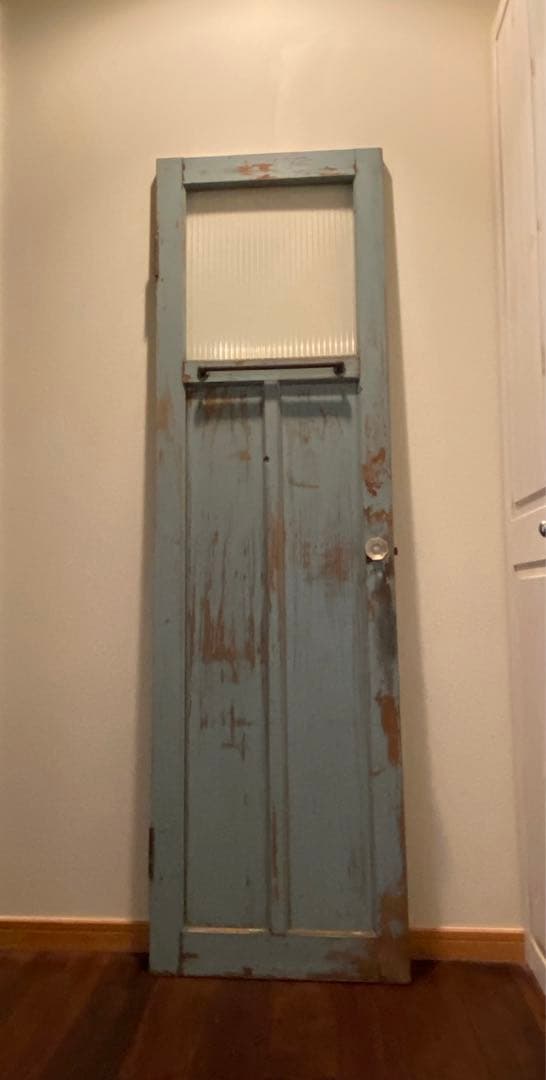 アンティークすぎるドア