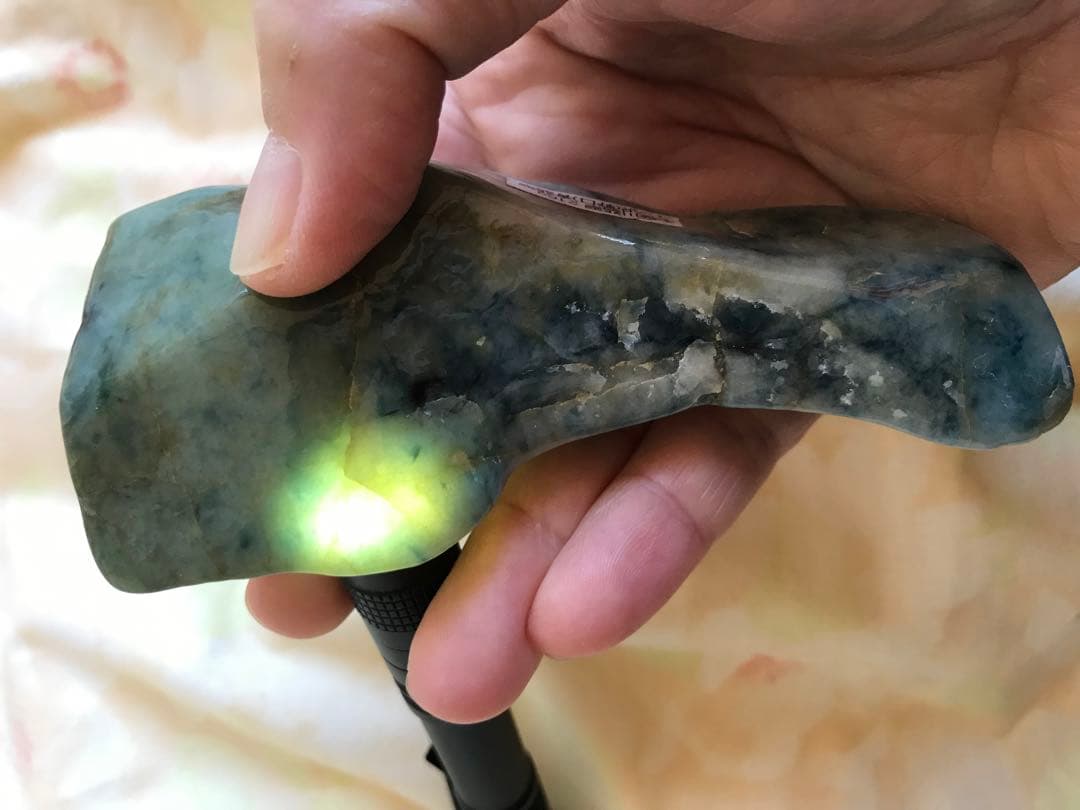 超希少糸魚川コン沢青翡翠タンブル216g