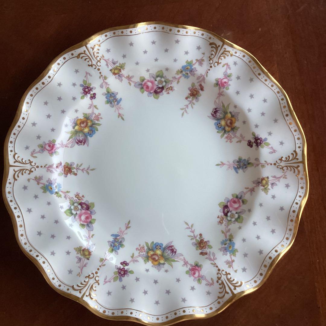 《ロイヤルクラウンダービー　ロイヤルアントワネット》ディナープレート2枚セット