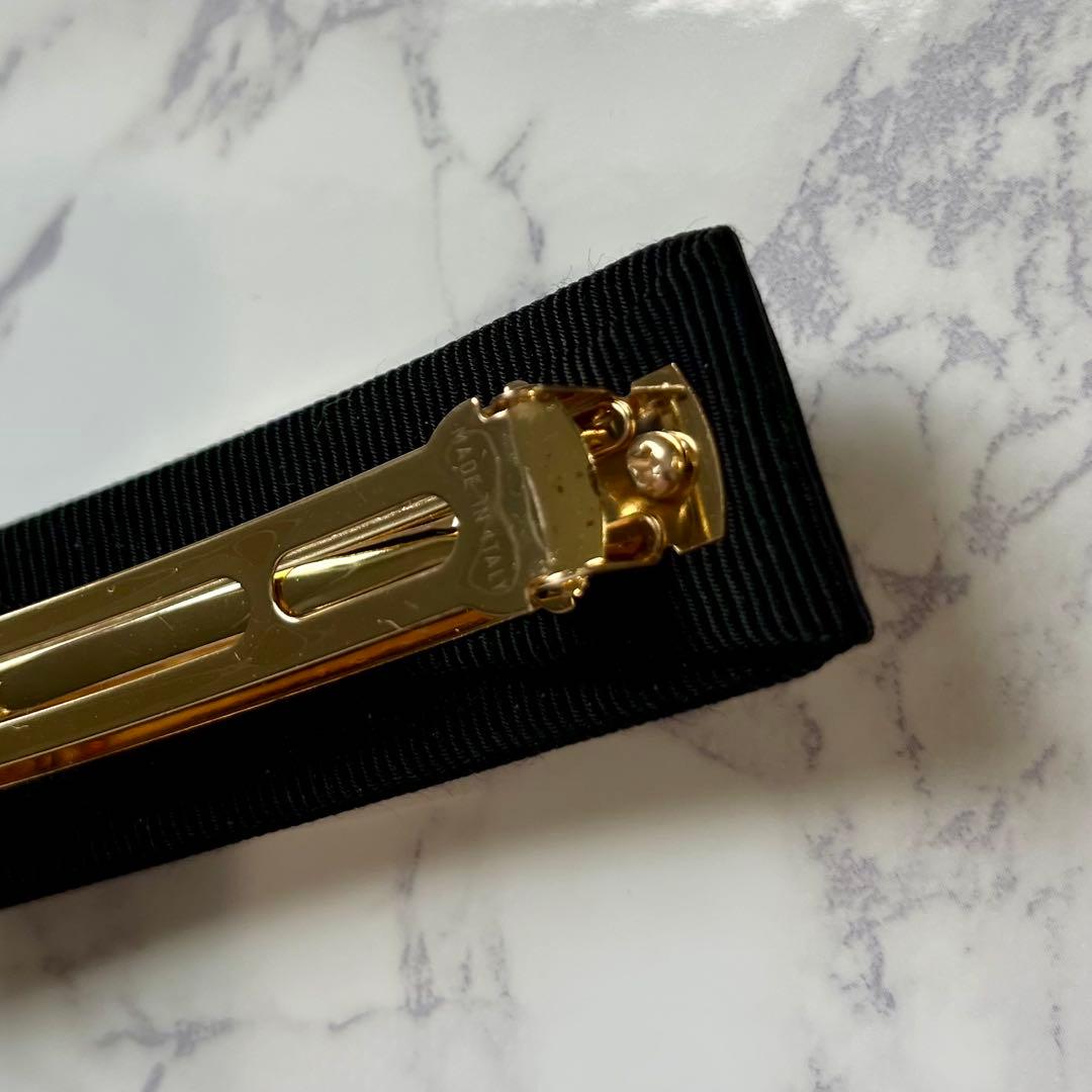 フェラガモ バレッタ　ブラック × ゴールド