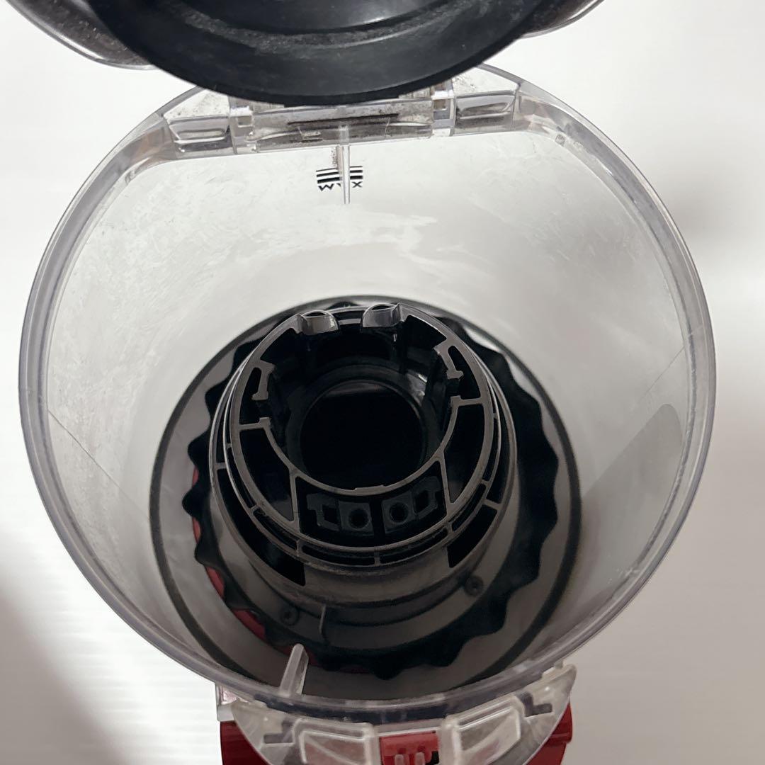 Dyson cyclone v10 fluffy+ コードレス掃除機 SV12