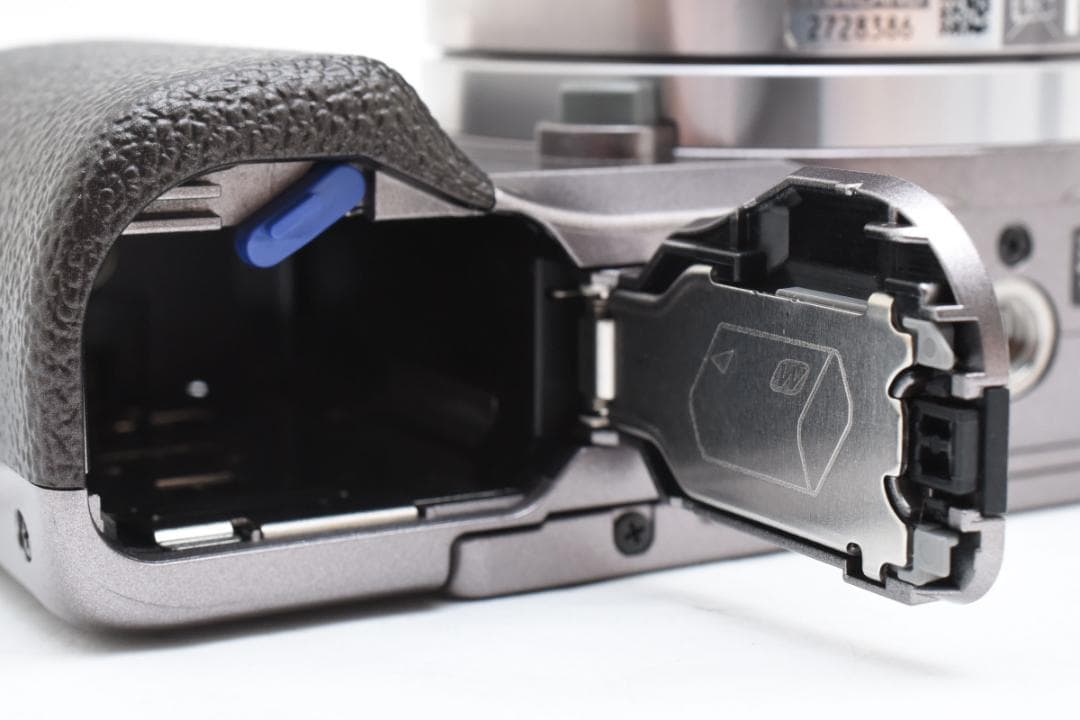 ■ショット数648回■美品■SONY α5100 +18-55レンズキット