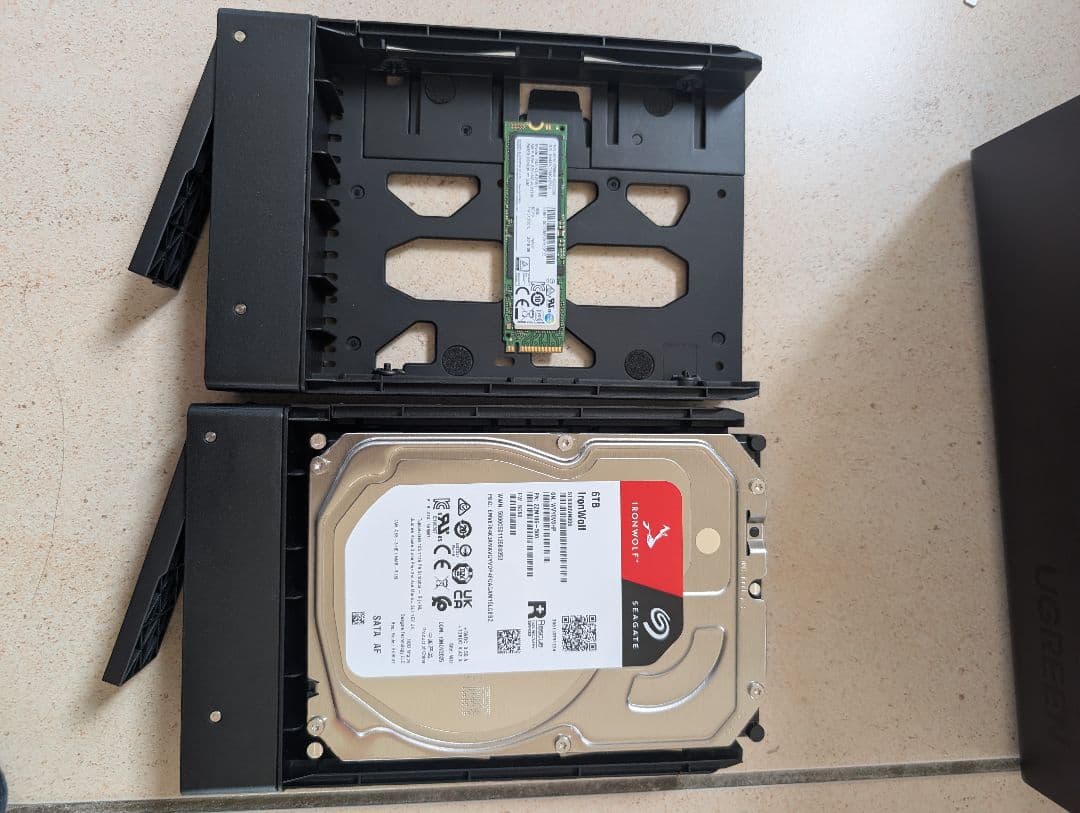 UGREEN NAS DXP2800 HDD6TB&SSD256GBセット