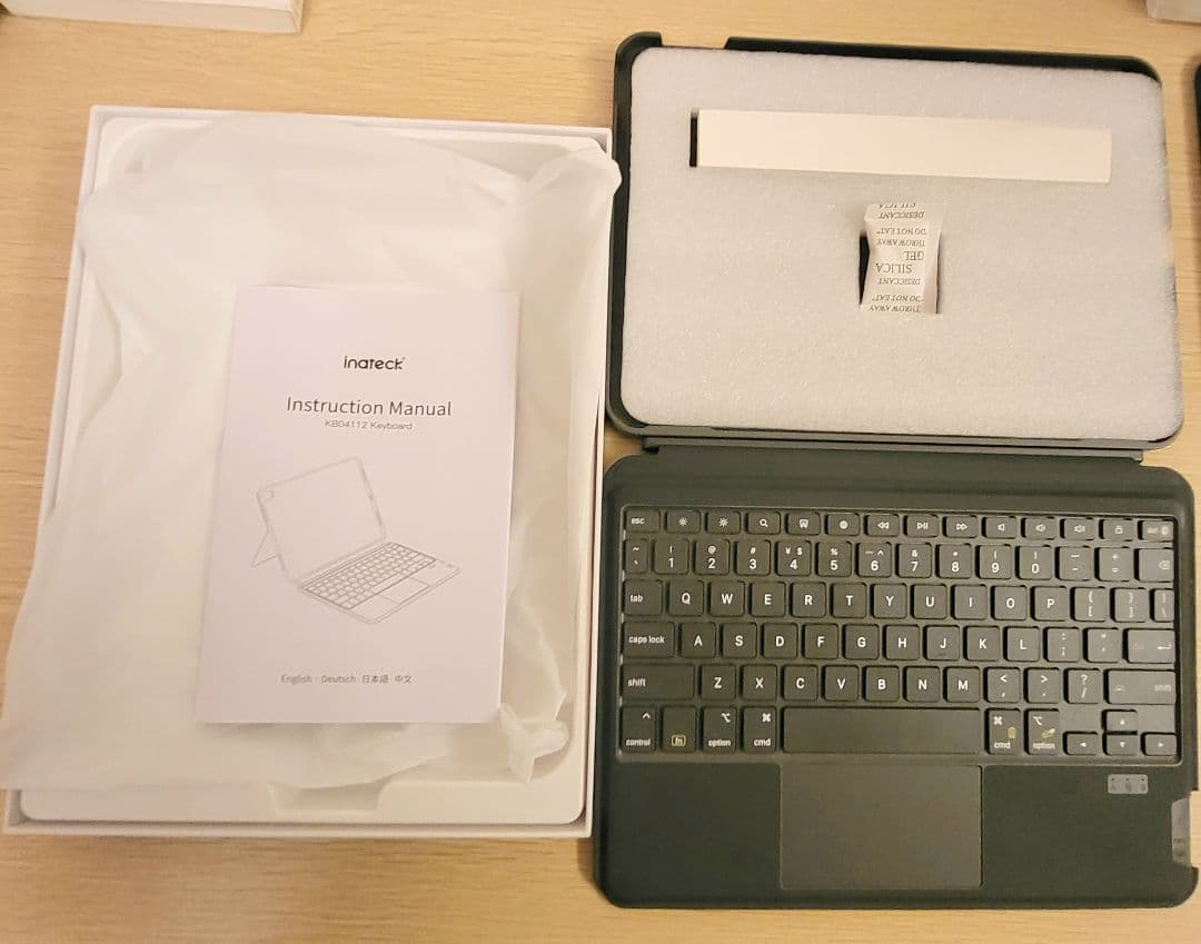 【美品】ipad11thA16(キーボードケース、フィルム、アップルペン　付)