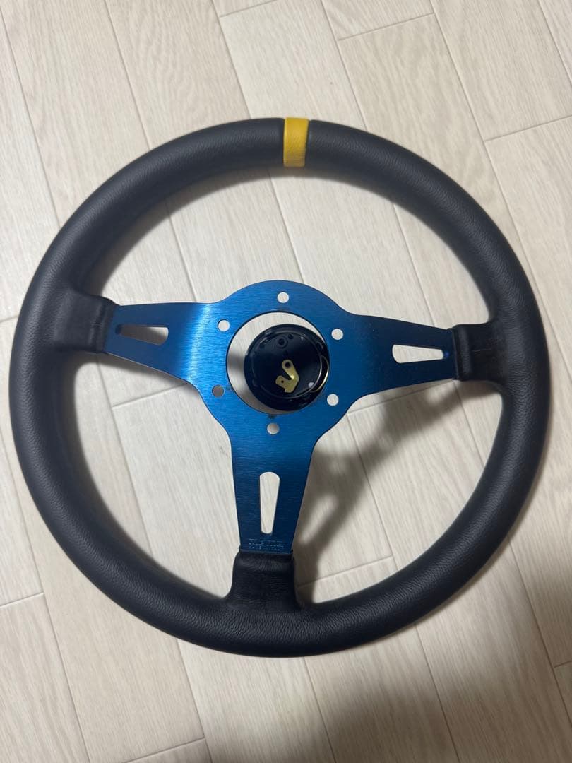 momo ステアリング 3スポーク 青/黒/黄
