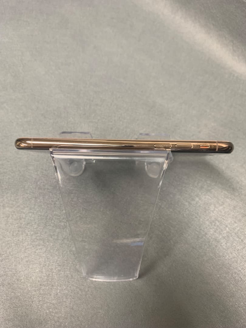 美品中古　国内版　SIMフリー　iPhone XR　 64GB コーラル色