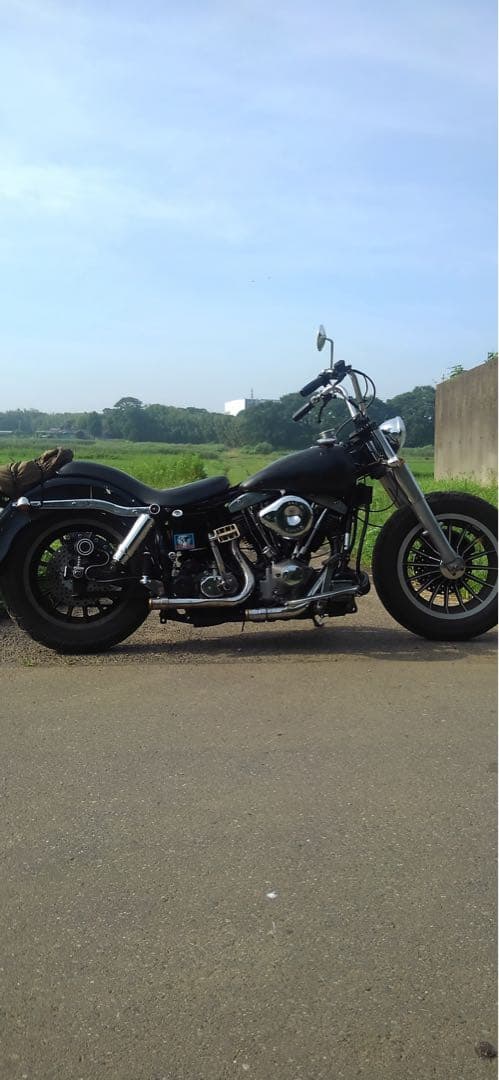 ショベルヘッド　4速フレーム　マフラー