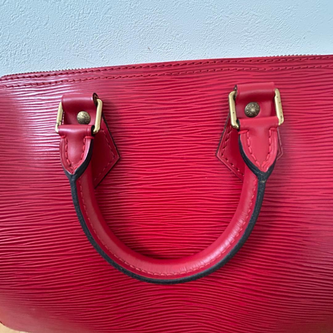 ルイヴィトン バッグ エピ レッド