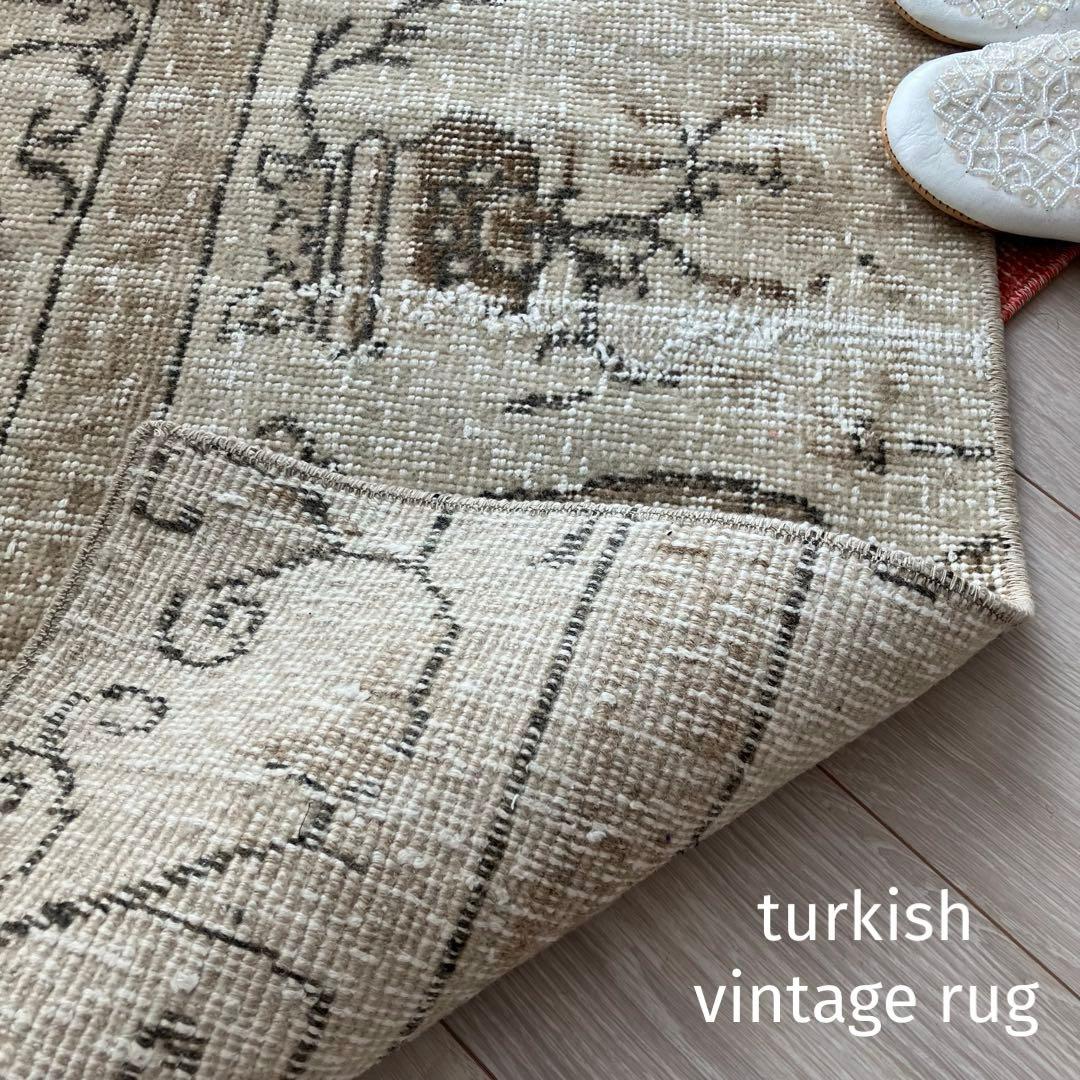 上品ベージュミルキー55×133✳︎花瓶　ロング　ランナー　トルコヴィンテージラグ