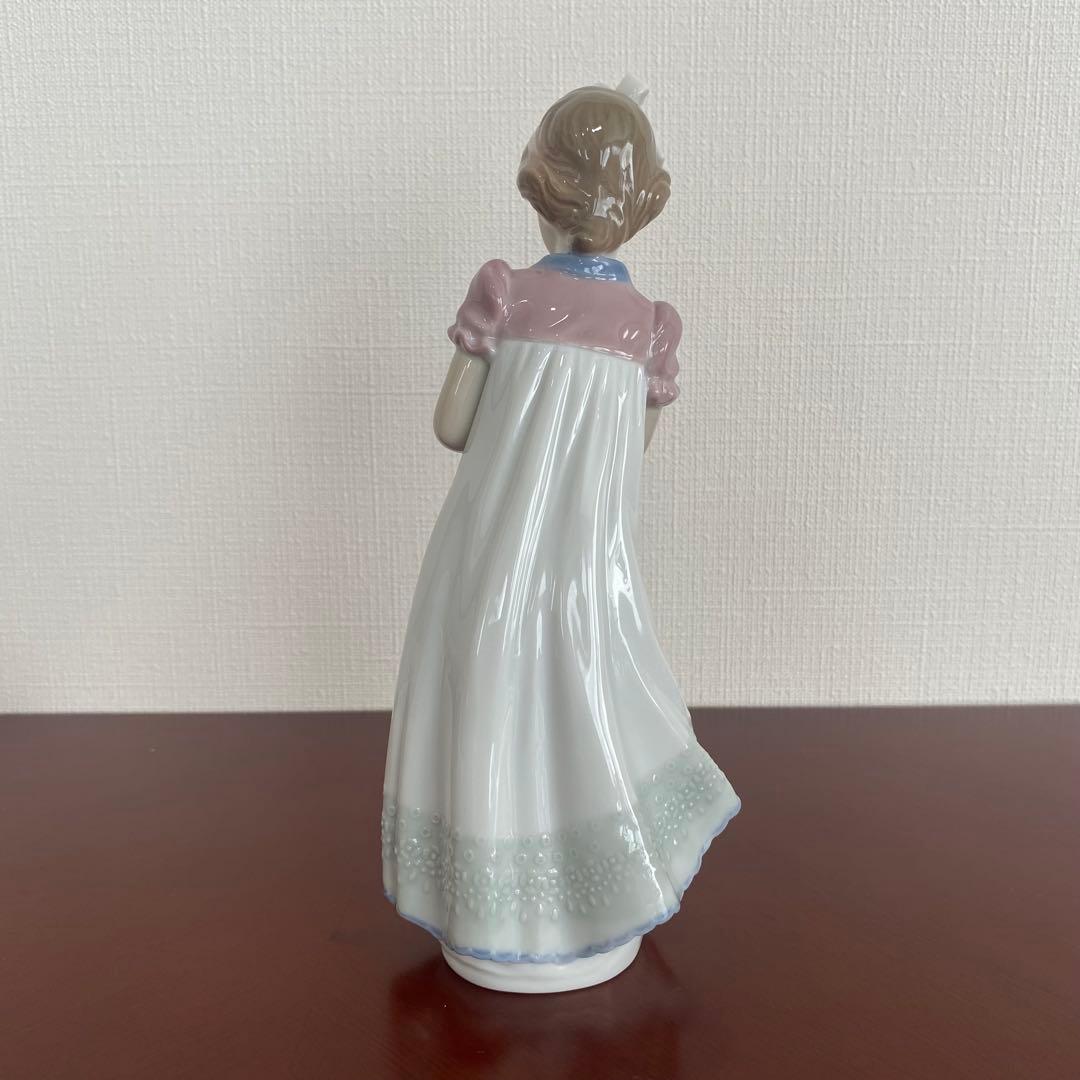 LLADRO リヤドロ 『 ハッピーバースデー 』 置物