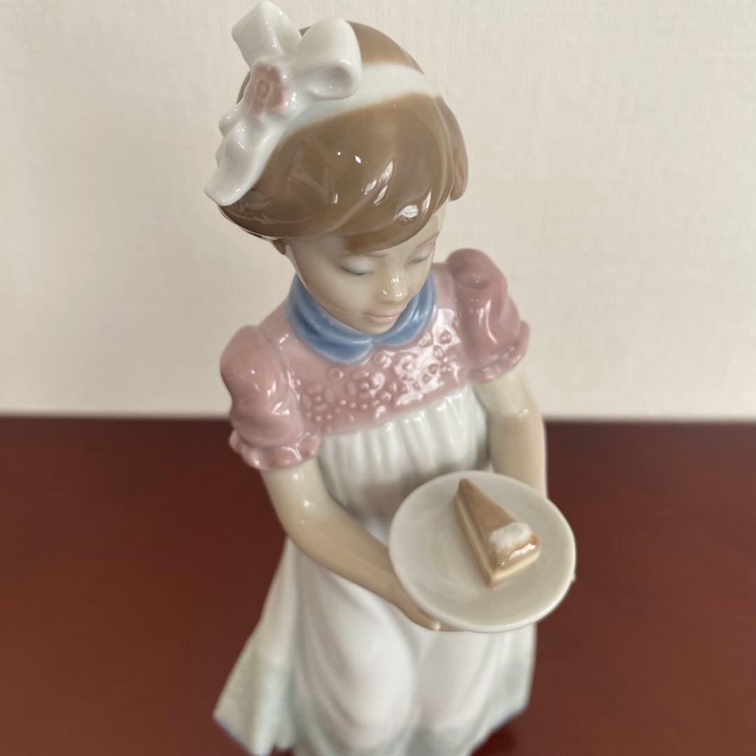 LLADRO リヤドロ 『 ハッピーバースデー 』 置物