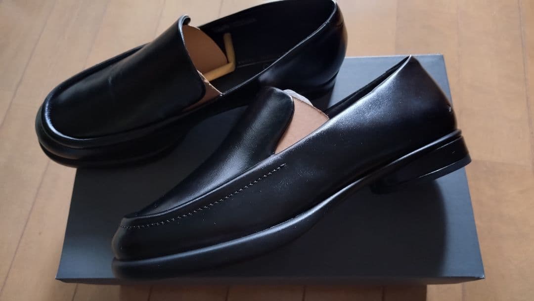 ecco スリッポン　ブラックレザー ローファー型