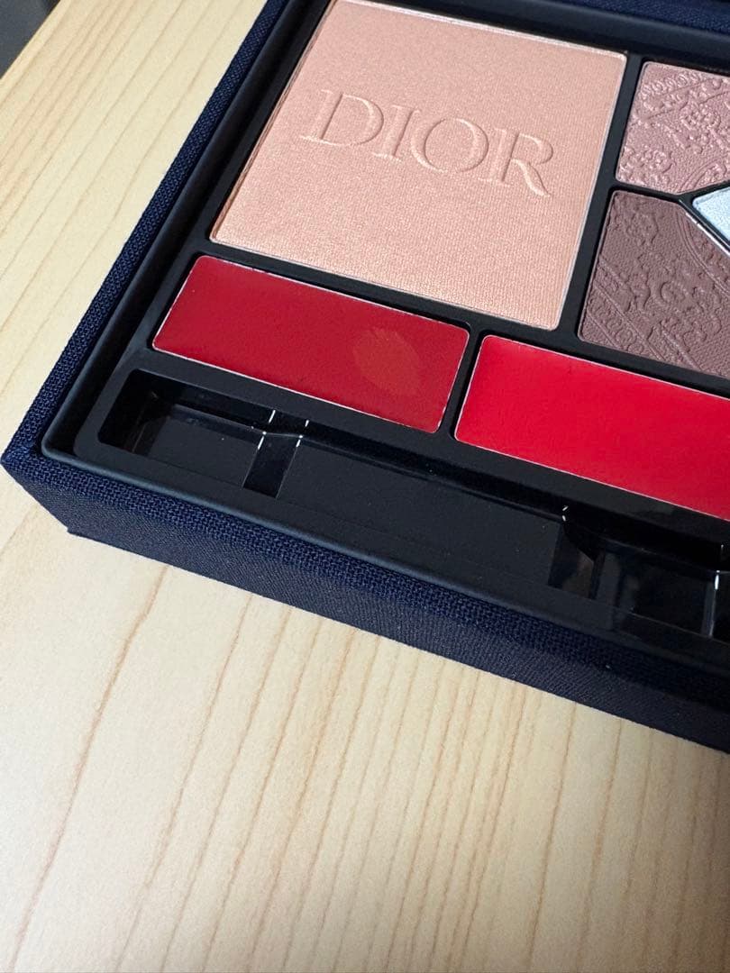 ReFaアクティブとDIORマルチユースパレット