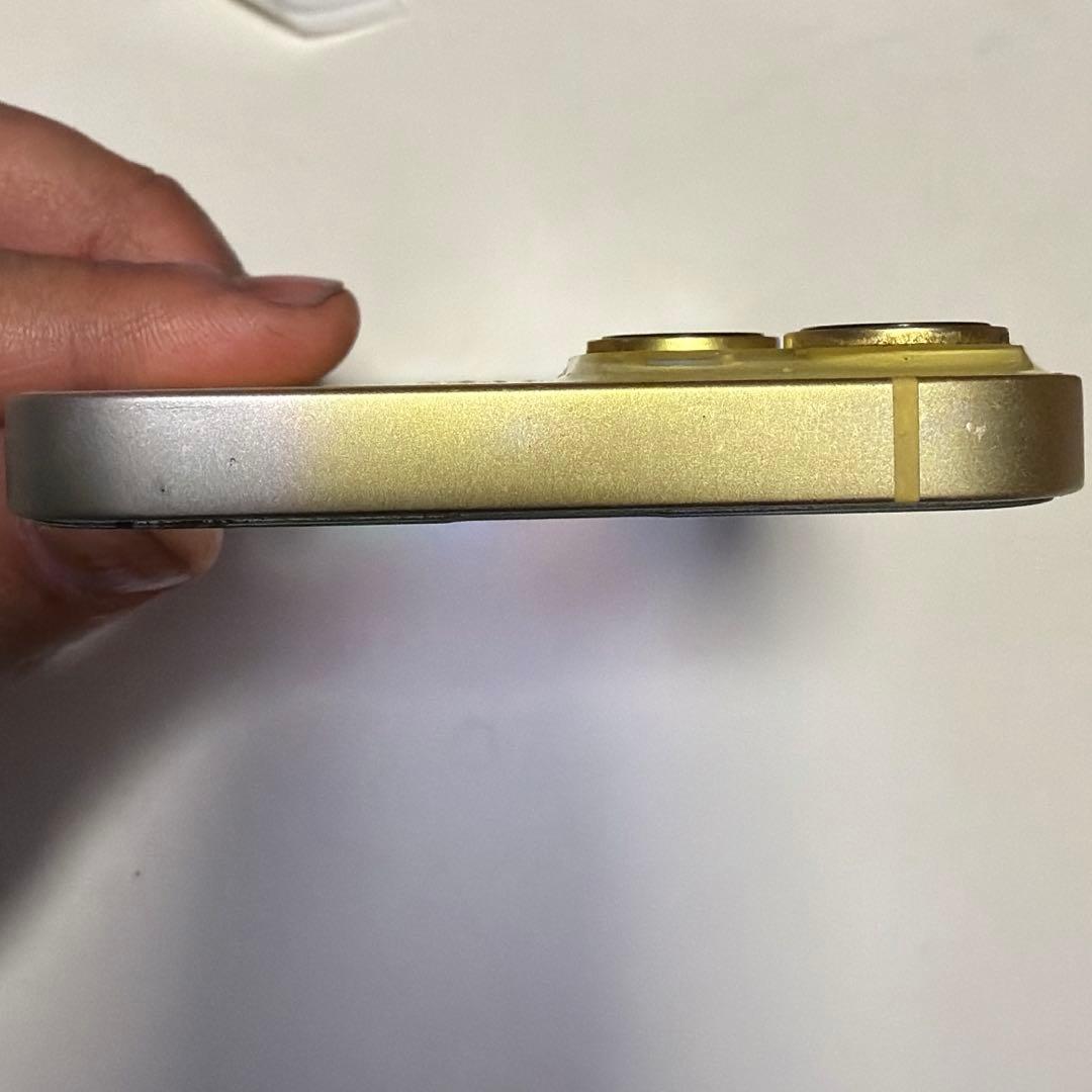 iPhone14 イエロー