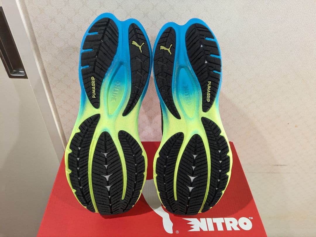 【美品】PUMA ヴェロシティニトロ4 26cm LIGHT GLOW