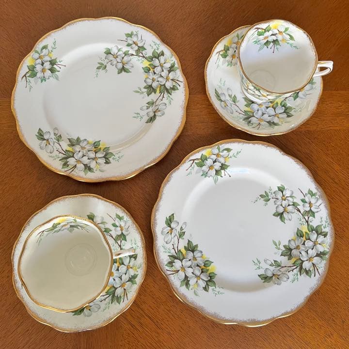 【レア美品】ロイヤルアルバート★白ハナミズキ★トリオ　ペア