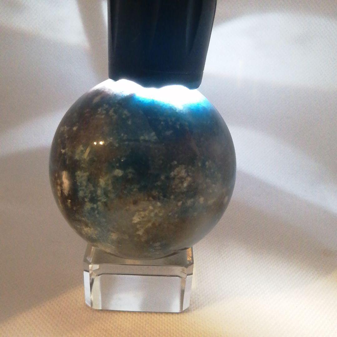 【新品】海岸に降り積もる雪のような模様のトロレアイトのスフィア　10-101