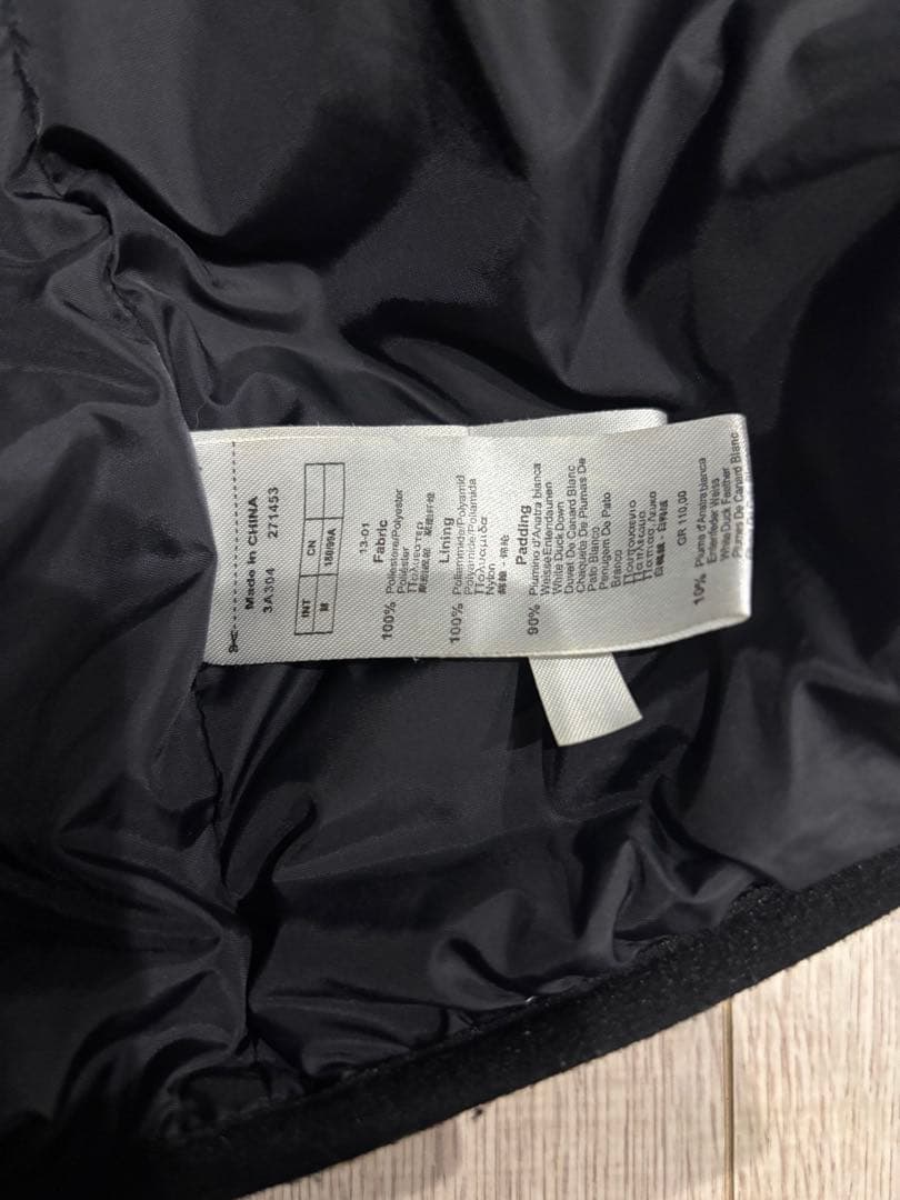 EA7 Emporio Armani ブラック ダウンベスト　Po.co様