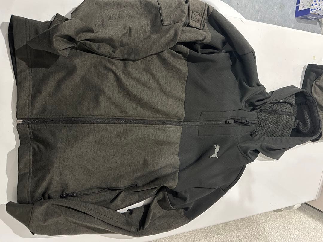 PUMA フード付きジャージ上下セット ブラック/グレー