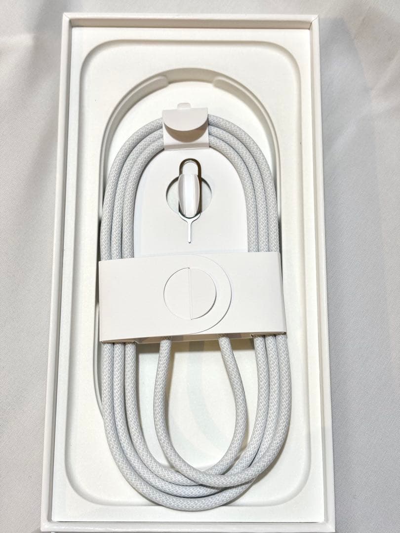 【美品】Apple iPhone 15 ブラック　本体