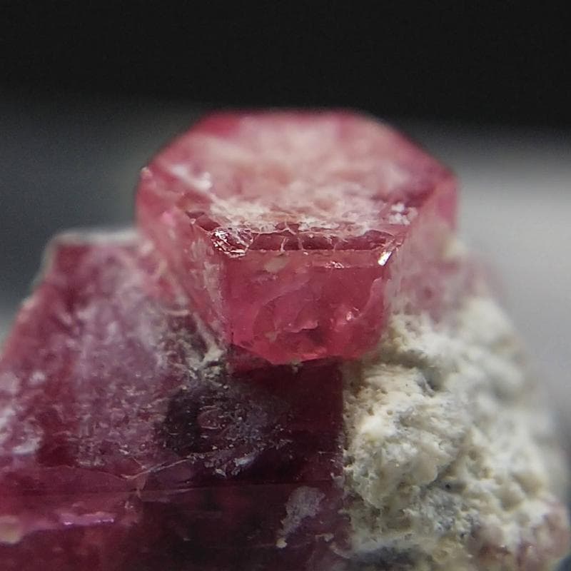 307 クラスター レッドベリル ビクスバイト レッドエメラルド 標本