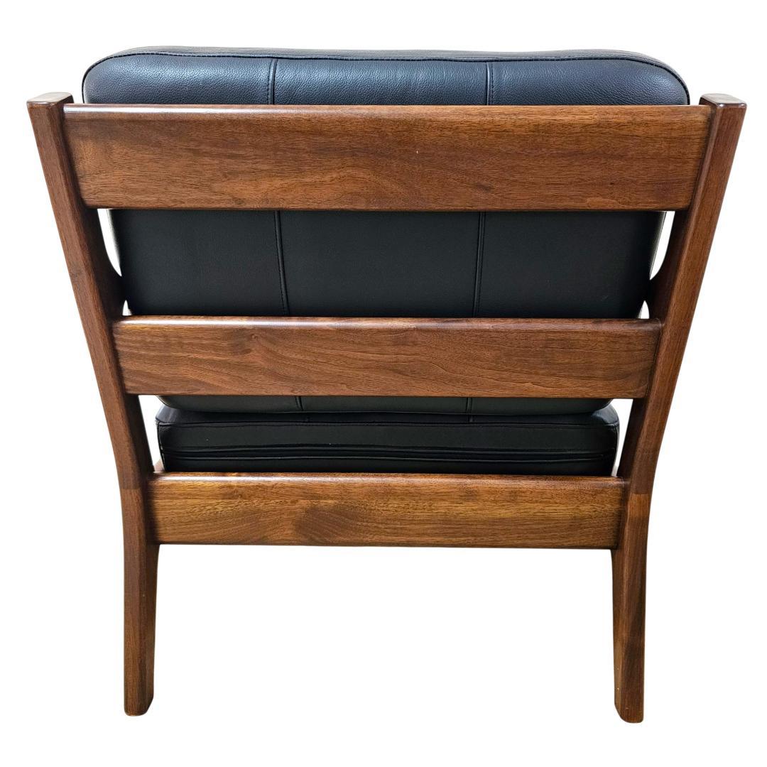 【美品】起立木工 ノルディ アームチェア② 黒 ウォールナット 椅子 レザー調