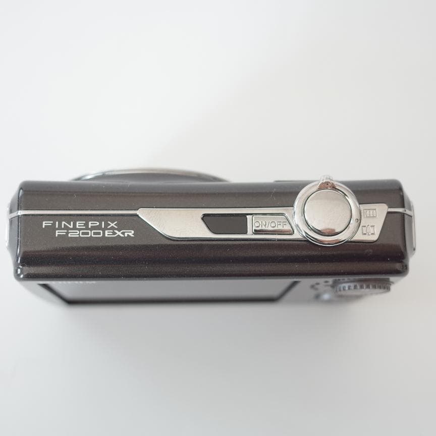 Fujifilm FinePix F200EXR コンパクトデジタルカメラ 美品