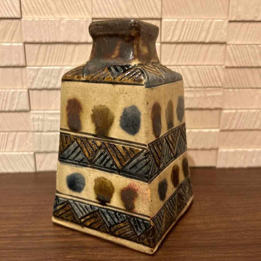 やちむん　照屋窯（照屋佳信）　角瓶