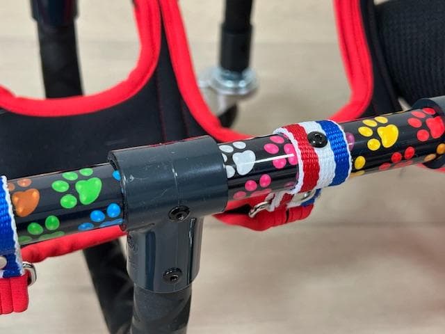 犬の車椅子、ミニュチワダックス用4輪車、犬用車椅子