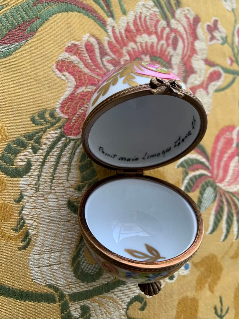 リモージュボックス　フランス製　絵柄が素敵な卵型の小物入れ！指輪入れて下さい！