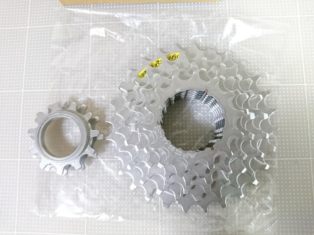 【新品】 ８速リアハブ & スプロケット SUPERBE PRO サンツアー