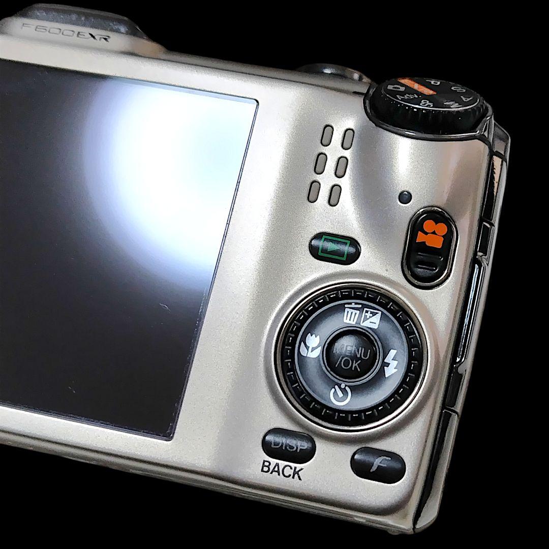 FUJIFILM FinePix F600EXR シャンパンゴールド デジカメ