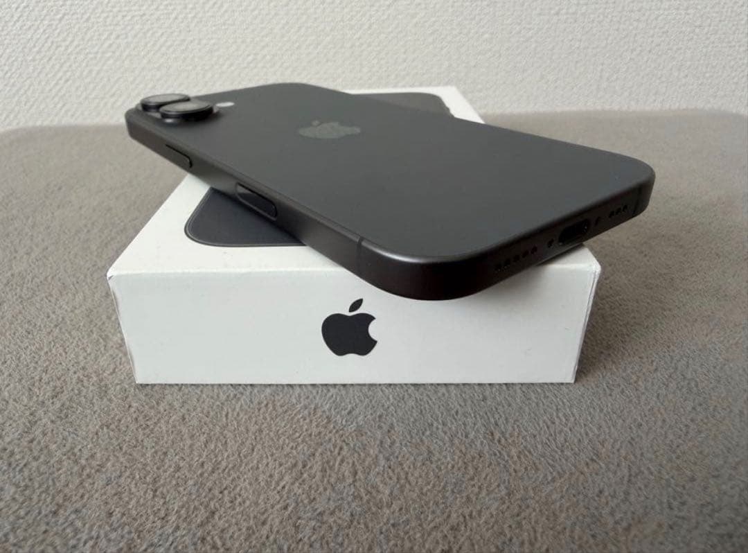 Apple iPhone 17 256GB ブラック 本体 極美品