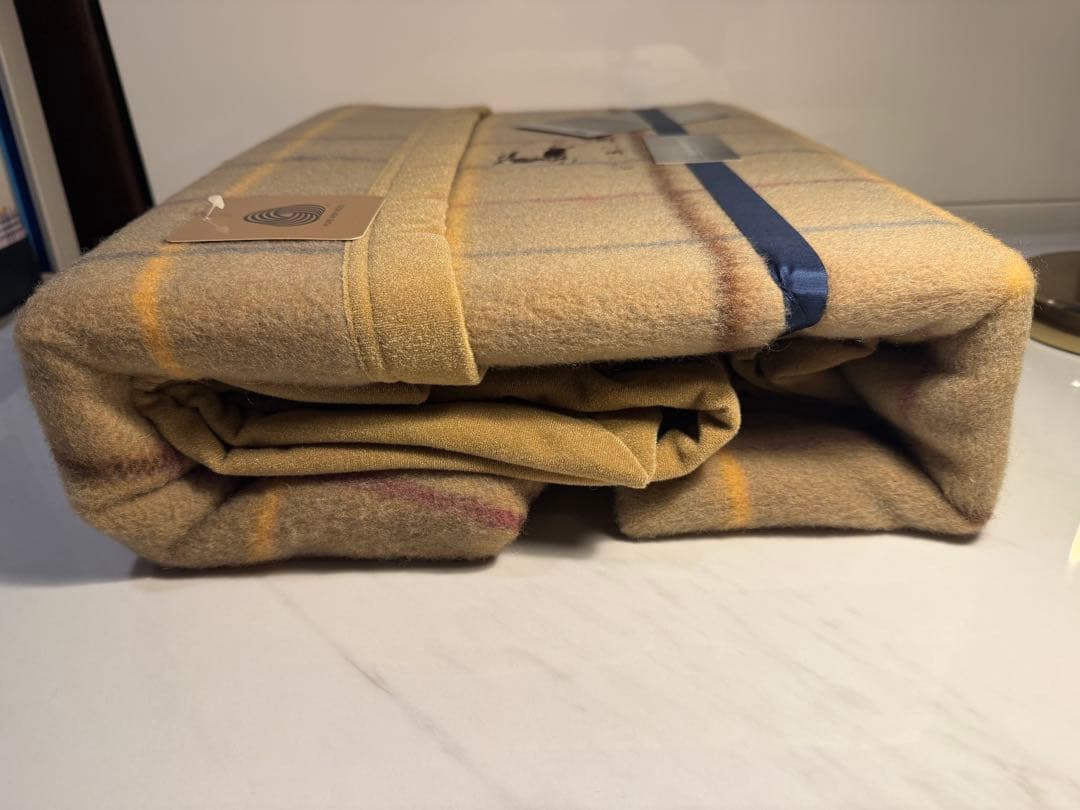 【BURBERRY × 西川産業】ラムウール100％ブランケット（日本製）