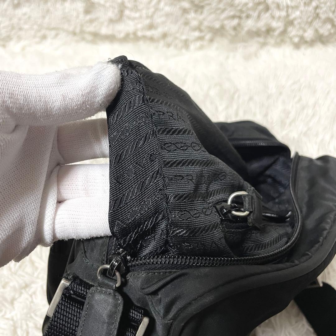【良品】PRADA プラダ　カメラバッグ　ナイロン　ブラック　黒　レディース