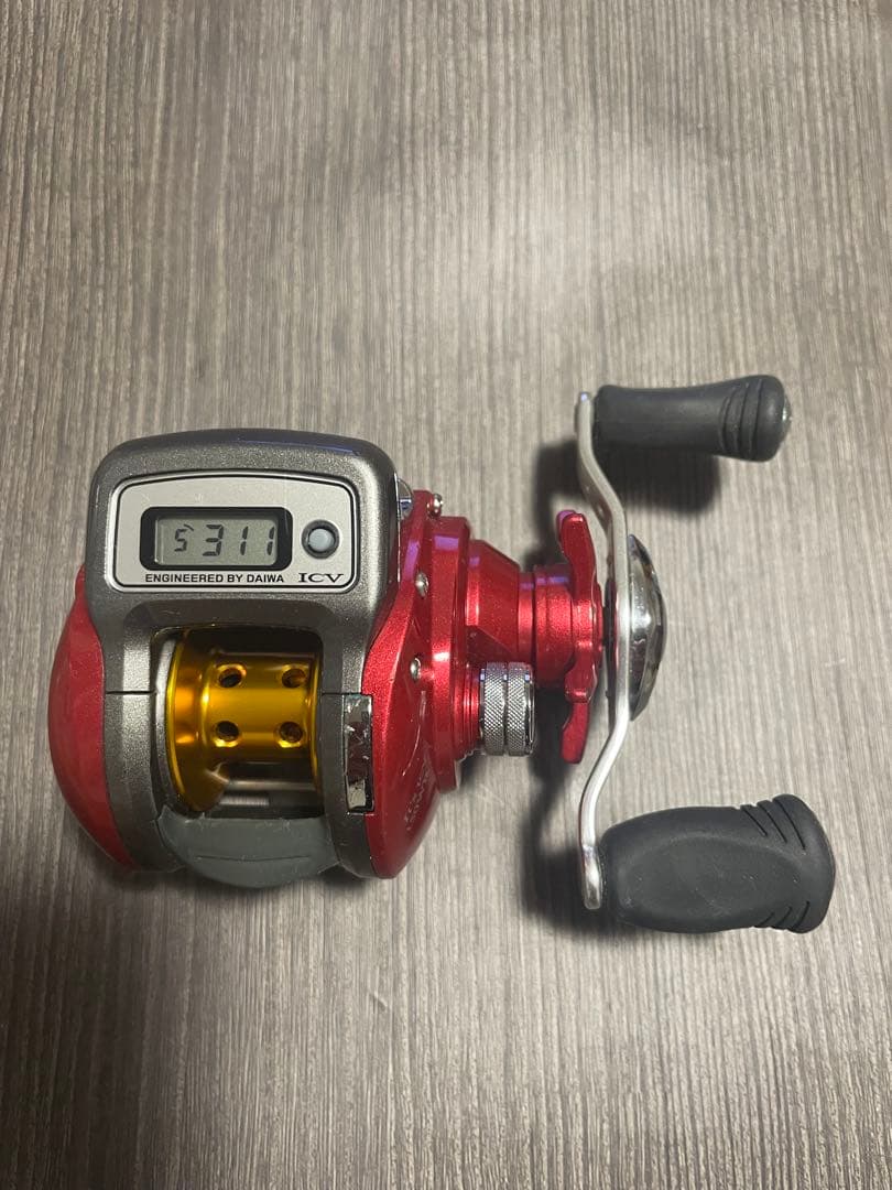 ダイワ　イッツICV 150WR 赤 ベイトリール