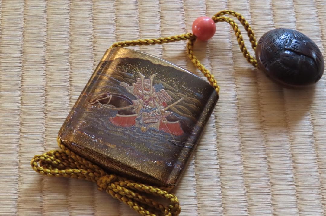 宇治川先陣争い蒔絵印籠　今泉成之作　東京美術館所蔵品同手あり・根付