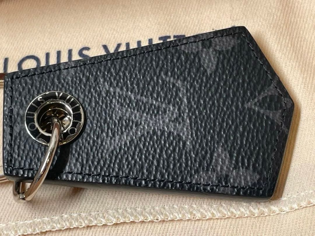 【極美品】ルイヴィトン　キーホルダー　ネオ LV クラブモノグラム　エクリプス