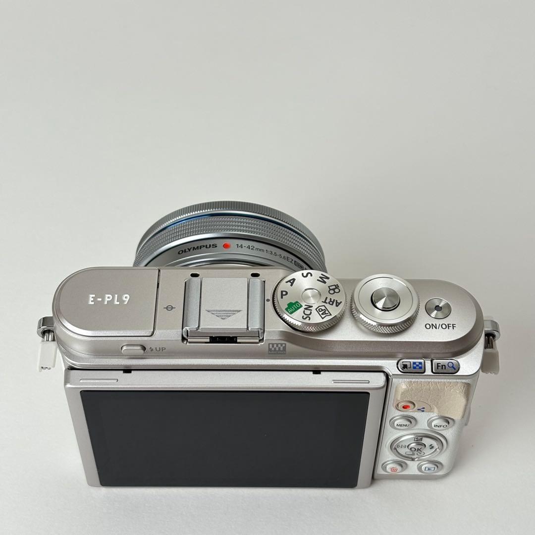OLYMPUS PEN E-PL9 ダブルズームキット　784