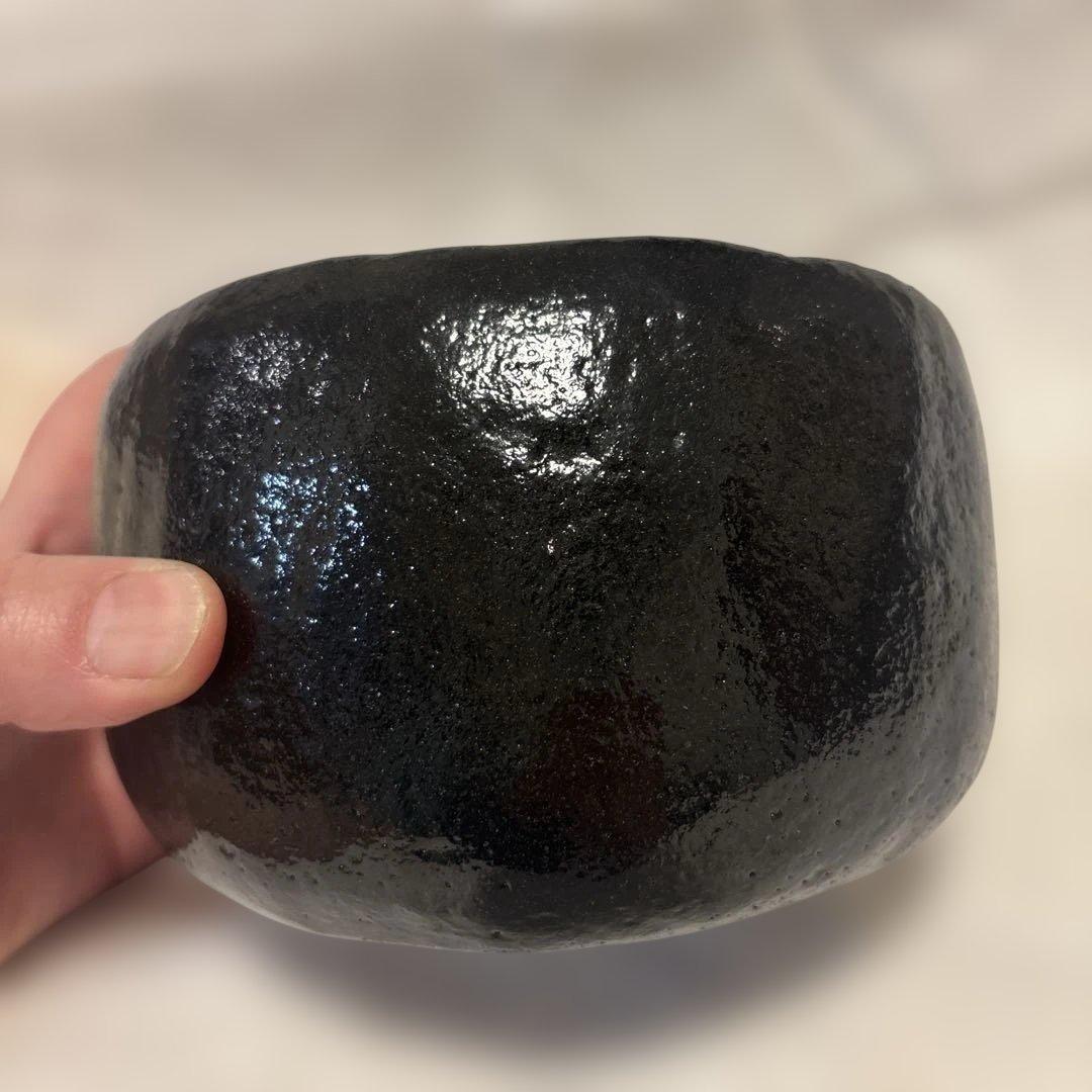 【良品】黒楽茶碗 共箱付 手捏ね 低めの腰 茶道具（詳細不明）宗達　㐂寿　茶器