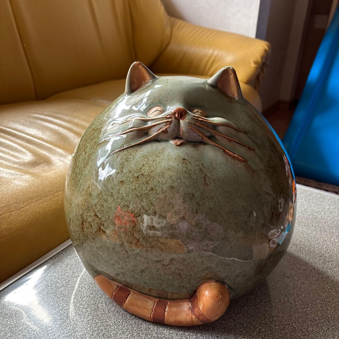 笑顔の可愛い大きな陶器の猫の置物 27×27cm