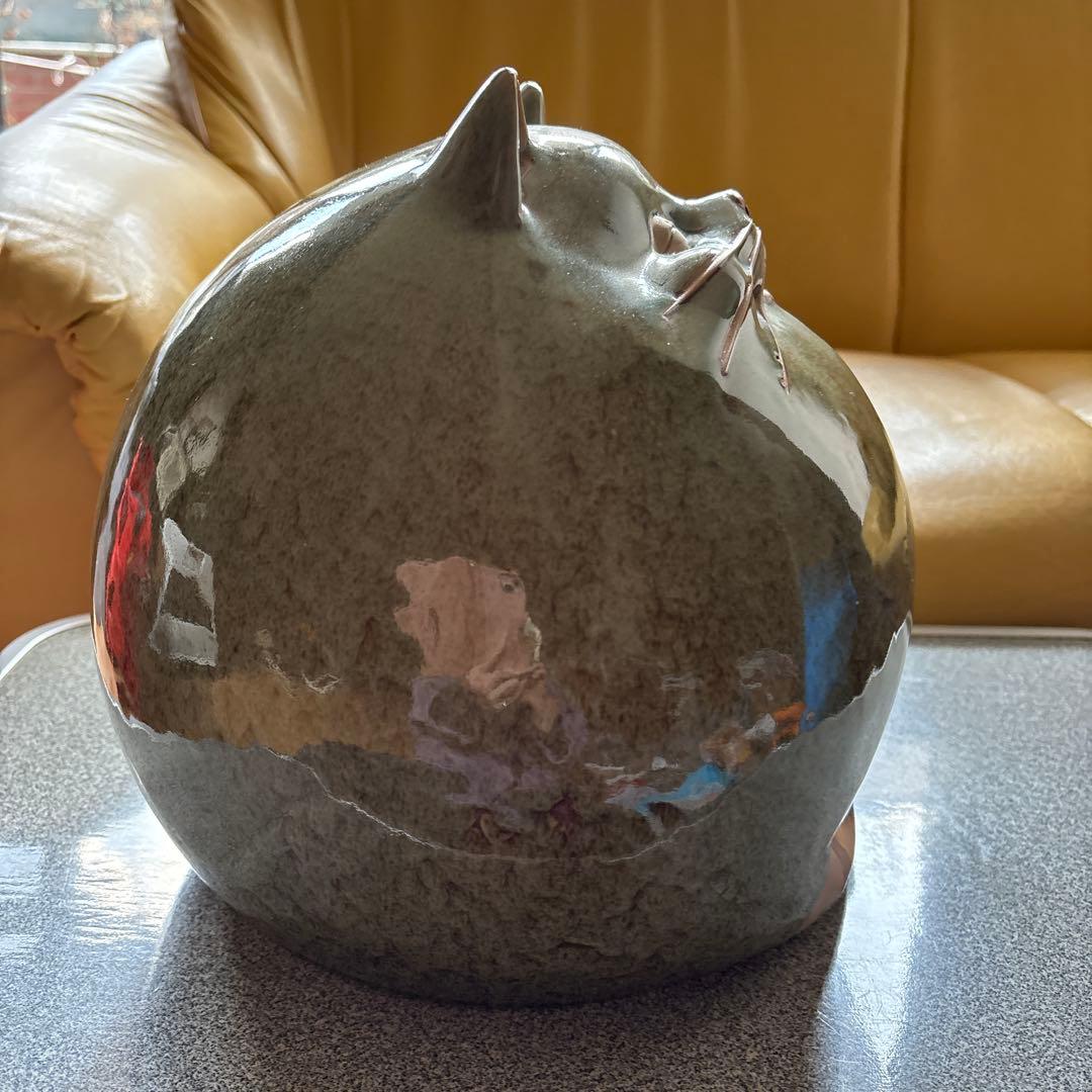 笑顔の可愛い大きな陶器の猫の置物 27×27cm