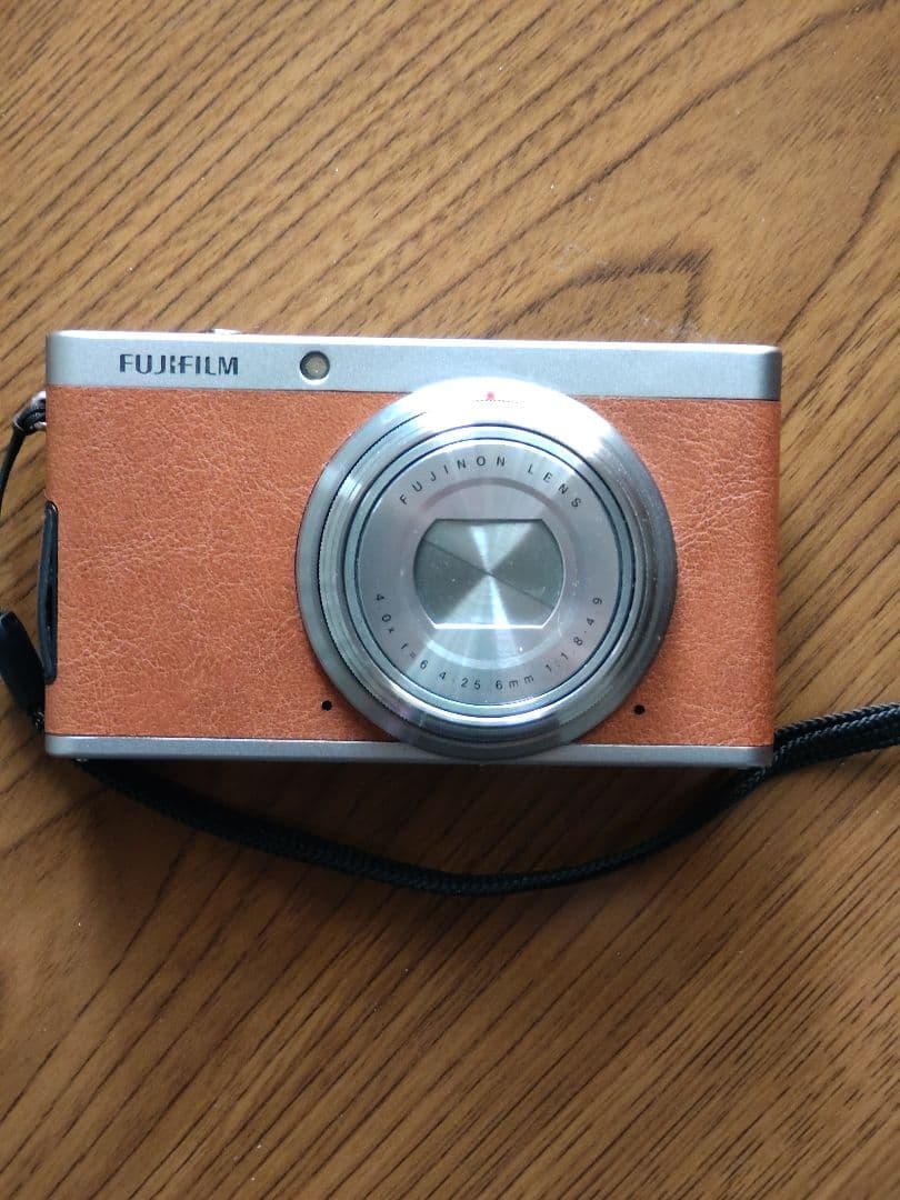 XF1 Fujifilm コンパクトデジタルカメラ（ジャンク）