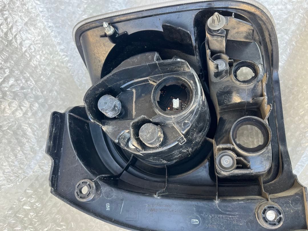 値下げ　LA800S ムーヴキャンバス　テールランプ　左右セット