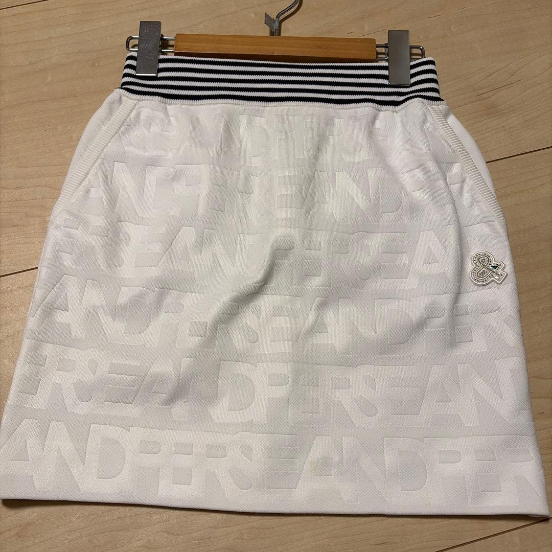 andperse ホワイト ロゴ入りゴルフスカート