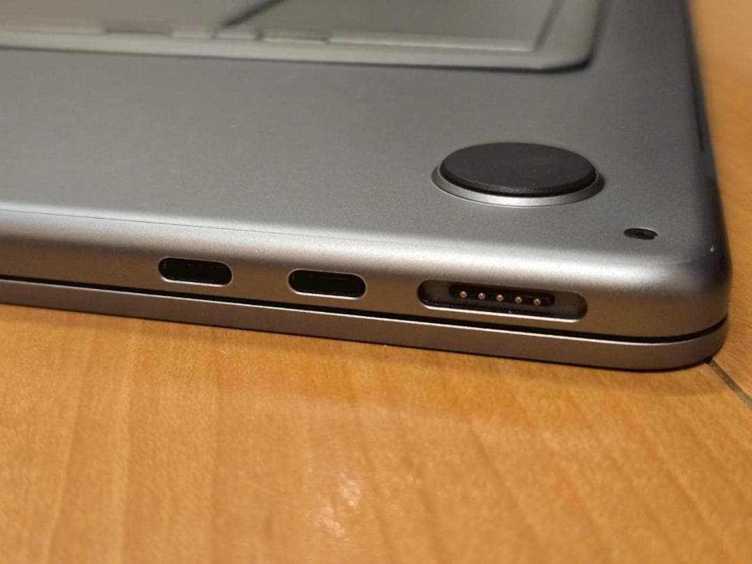 ★快適★ Macbook Air 13 (M2) 2022 8GB 256GB