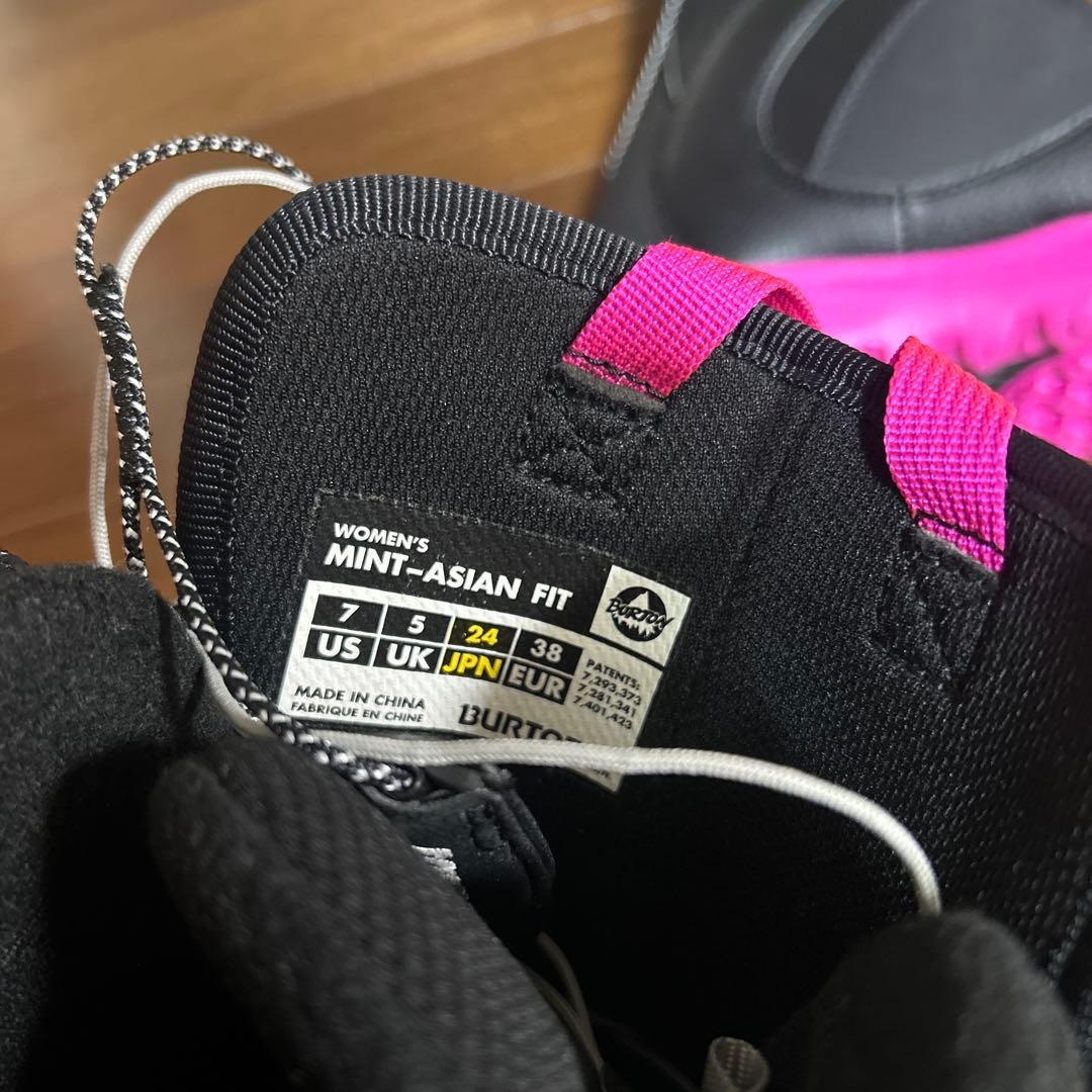 Burtonのスノーボードブーツ 黒/ピンク 女性用