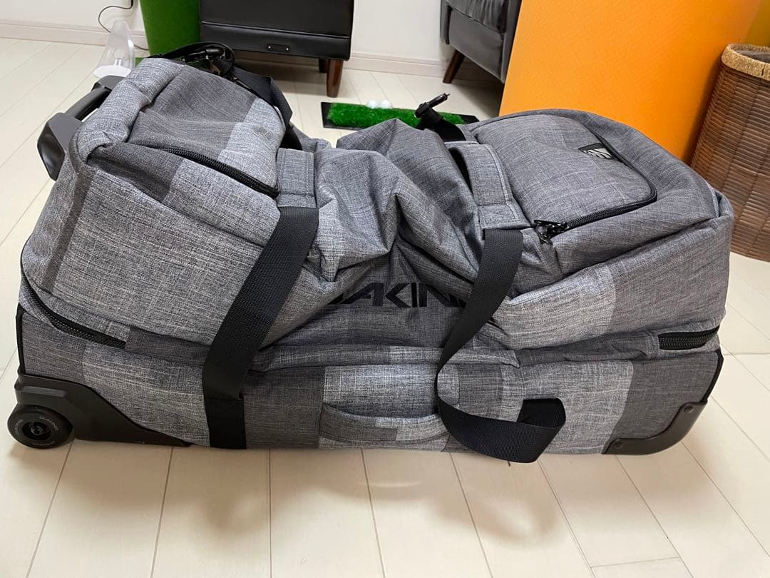 DAKINE グレー キャリーバッグ 大容量